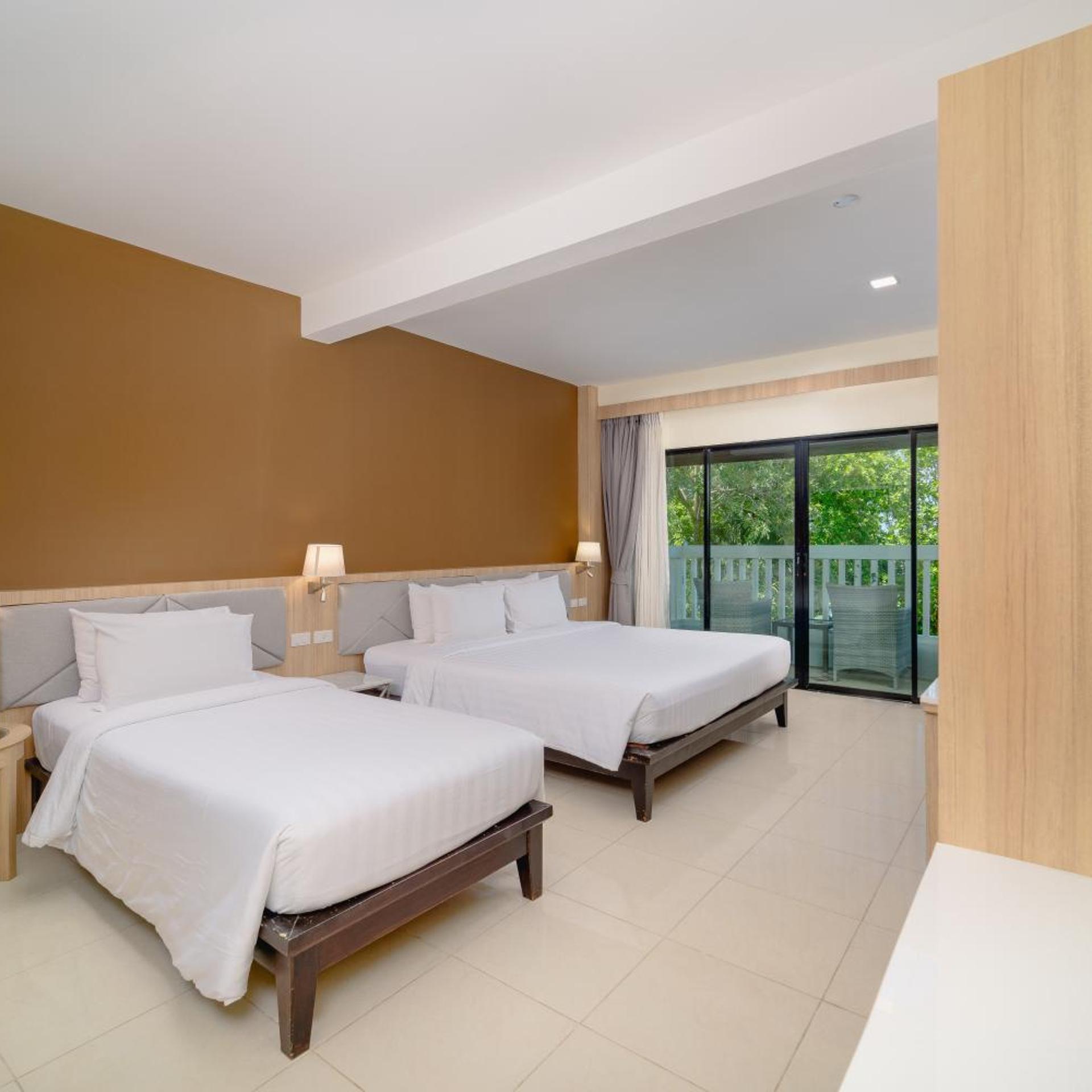 غرفة ثلاثية بشرفة، Aonang Buri Resort 9/10