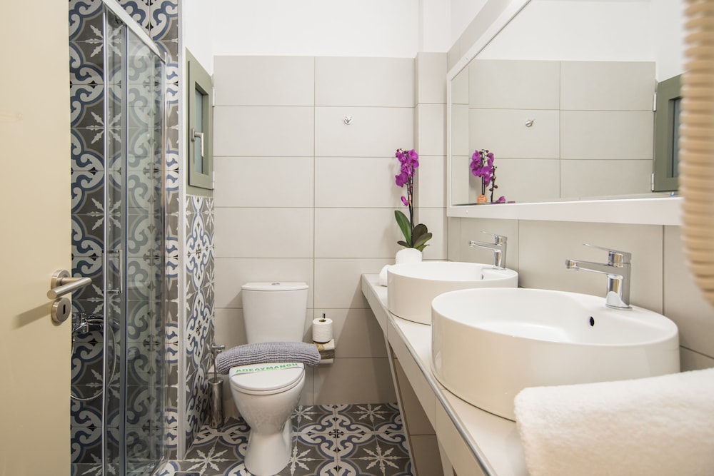 V Hotel Delphi 28/30
