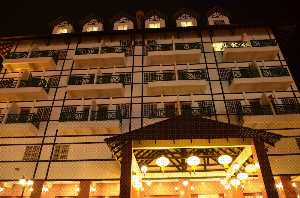Iris House Hotel 7/65