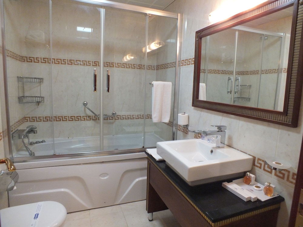 Grand Asiyan Hotel 43/46