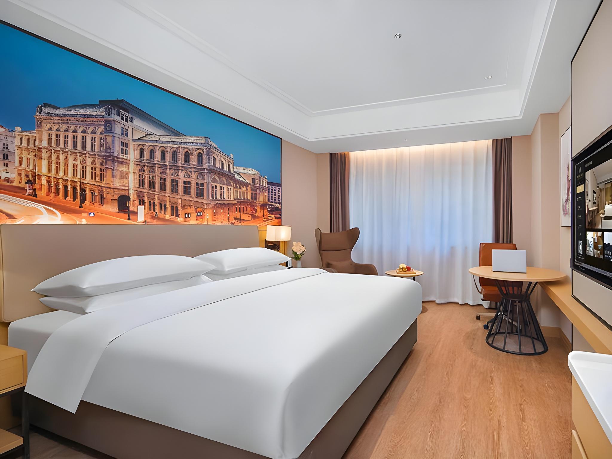 Deluxe, Queen Bed