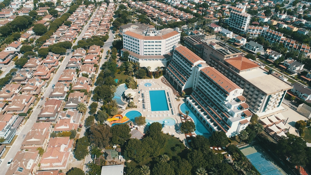 Batihan Beach Resort 8/76