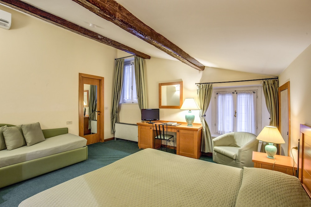 Hotel Botticelli 40/64