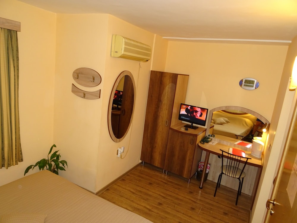 Hotel Color Varna Center 36/54