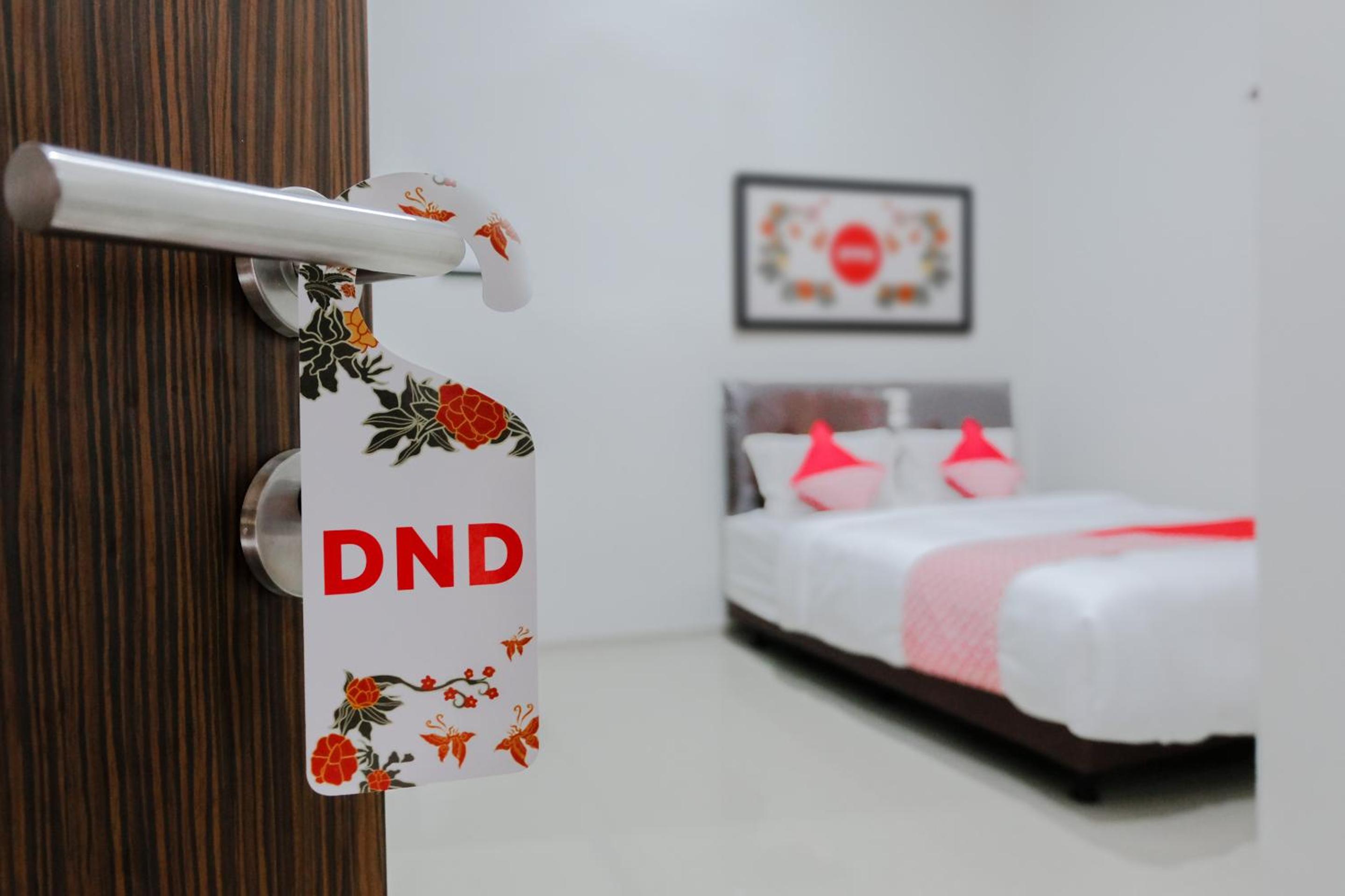 OYO 1038 Embun Pagi Syariah Residence 33/50