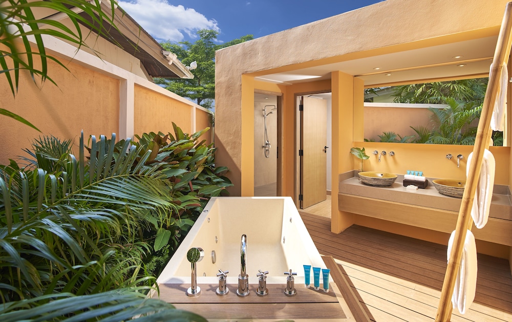 Amari Vogue Krabi 9/67