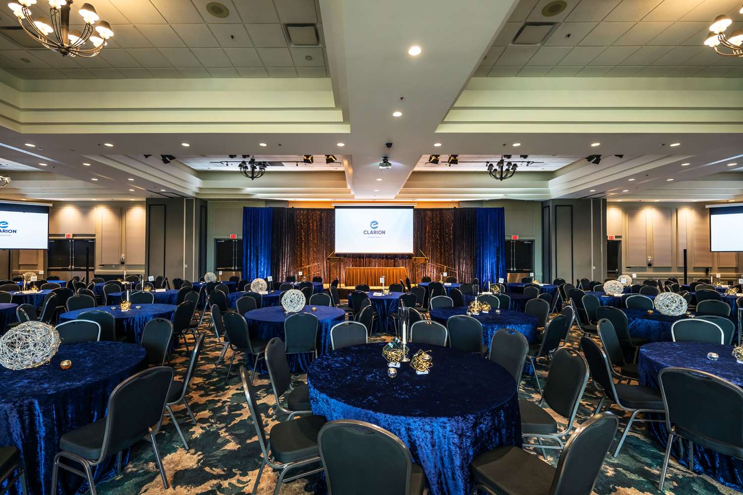 Clarion Hotel & Conference Centre Abbotsford - Fraser Valley 16/24