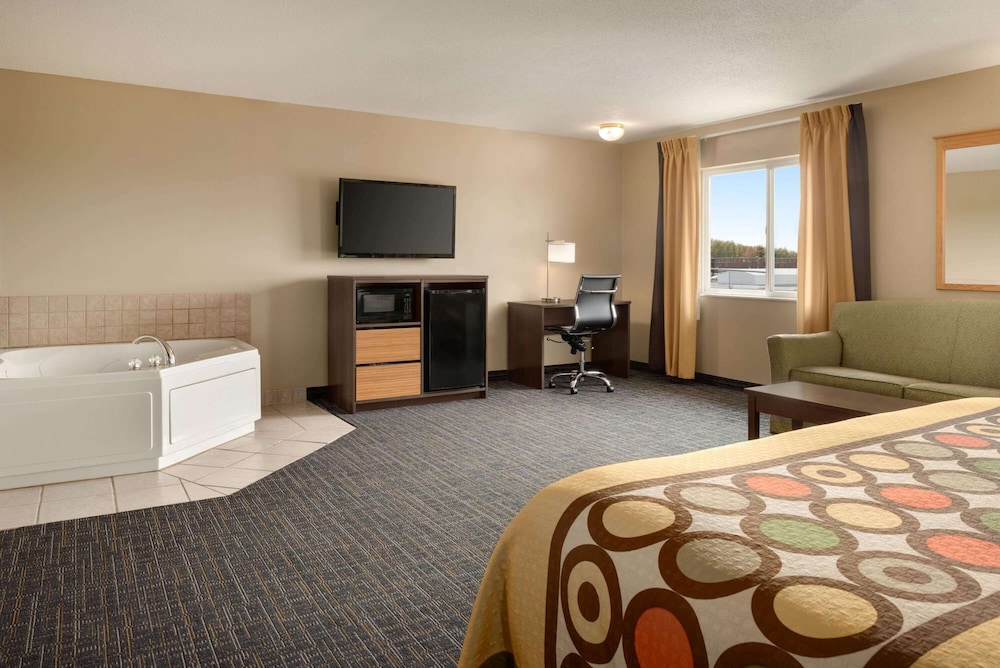Super 8 by Wyndham Sioux Falls 8/34