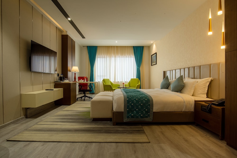 Indreni Suites Hotel 15/36