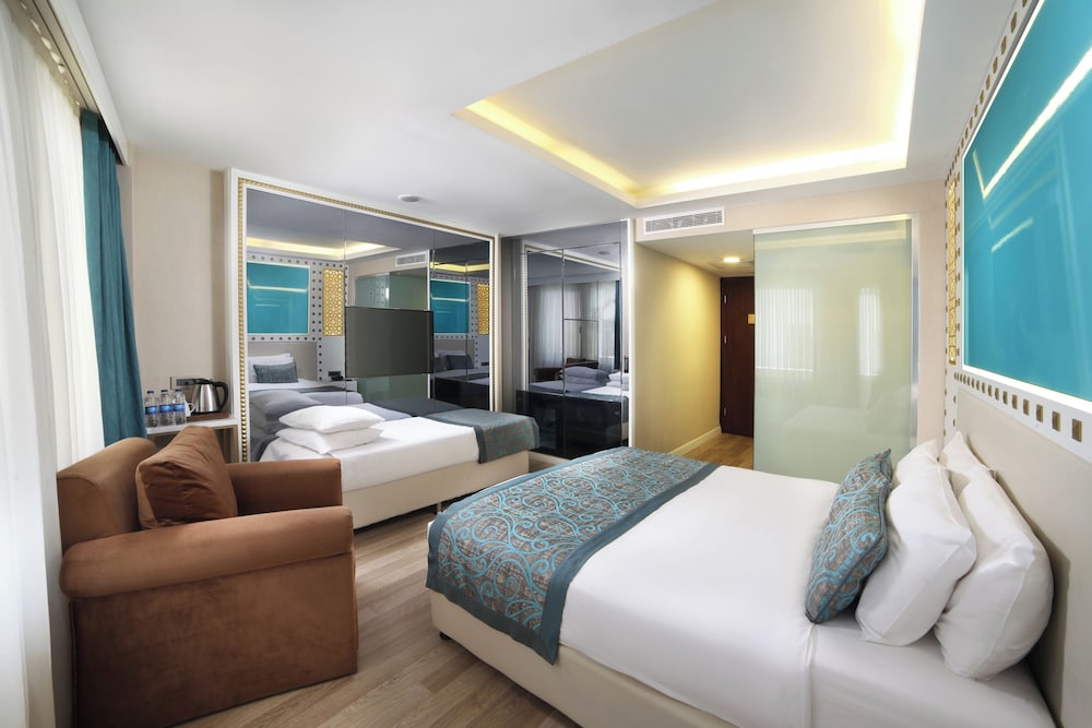 Great Fortune Hotel & SPA 32/70