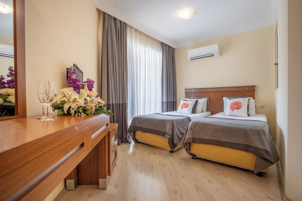 Grand Viking Hotel 12/50