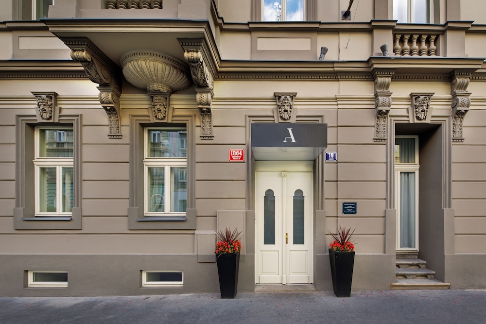 Avenue Legerova 19 3/29