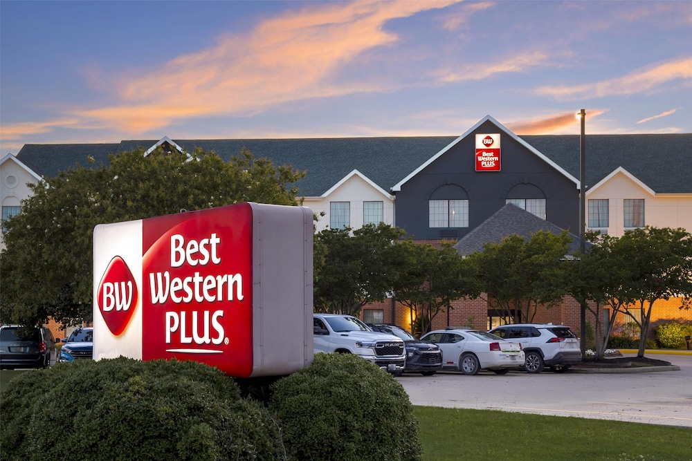 Best Western Plus Executive Hotel Suites 41/50