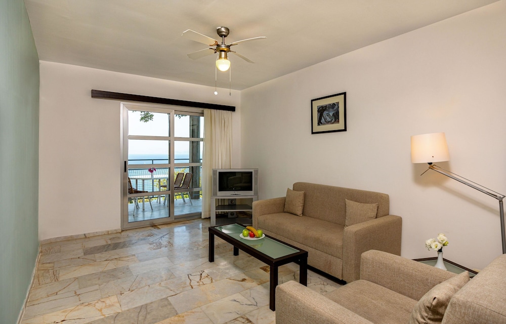 Loryma Resort Hotel 33/49