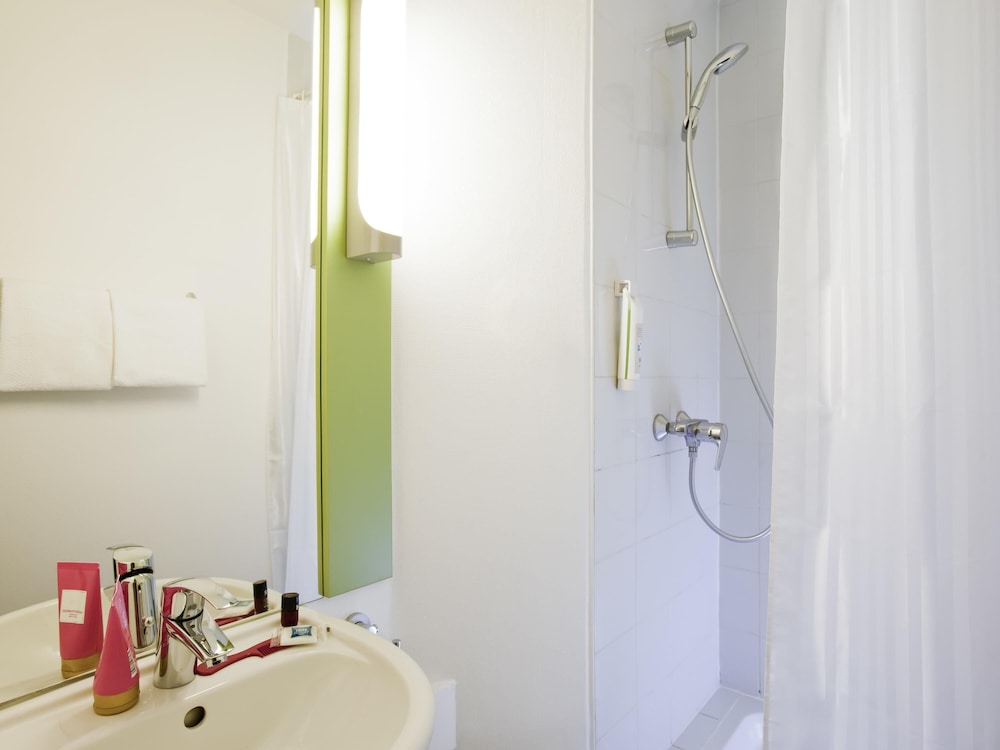 Ibis Budget Pontault Combault Rn4 Marne La Vallee 40/40