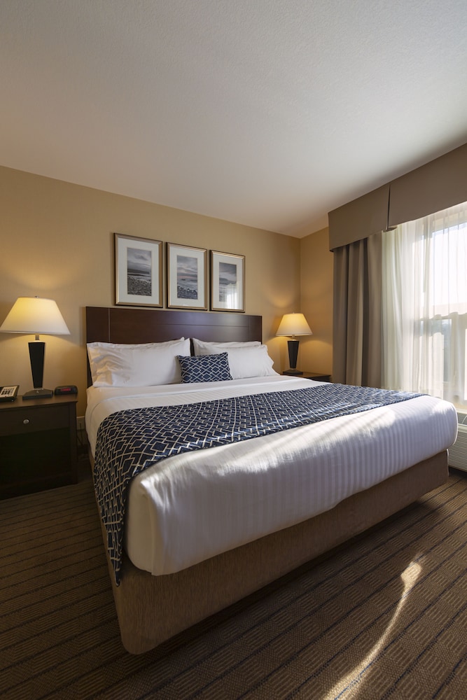 Bayview Hotel (ex Holiday Inn Express & Suites Comox Valley) 15/53