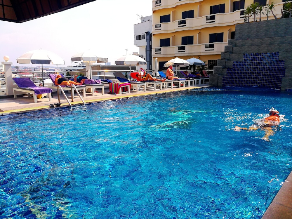 Flipper House Hotel Pattaya 43/48