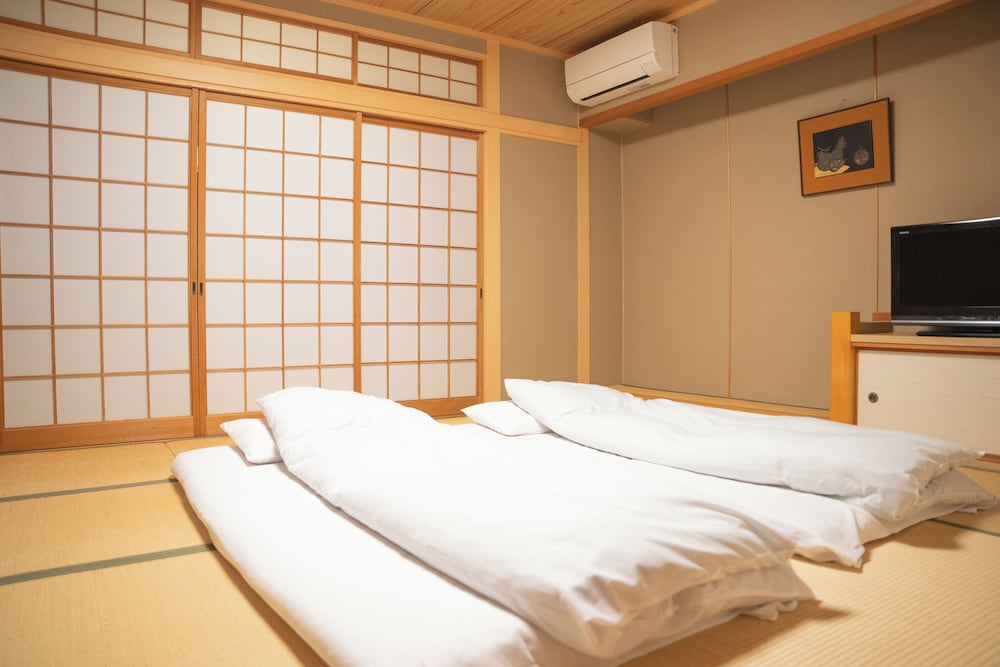 YUMOTO KANKO HOTEL SAIKYO 11/55