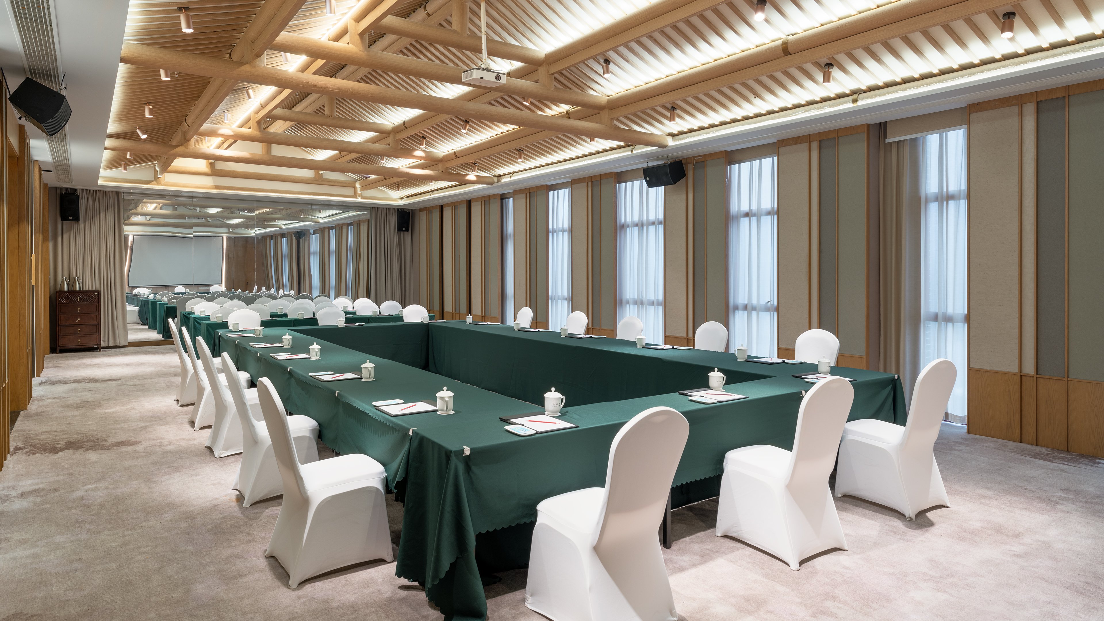 Holiday Inn Express Pingchang 28/48