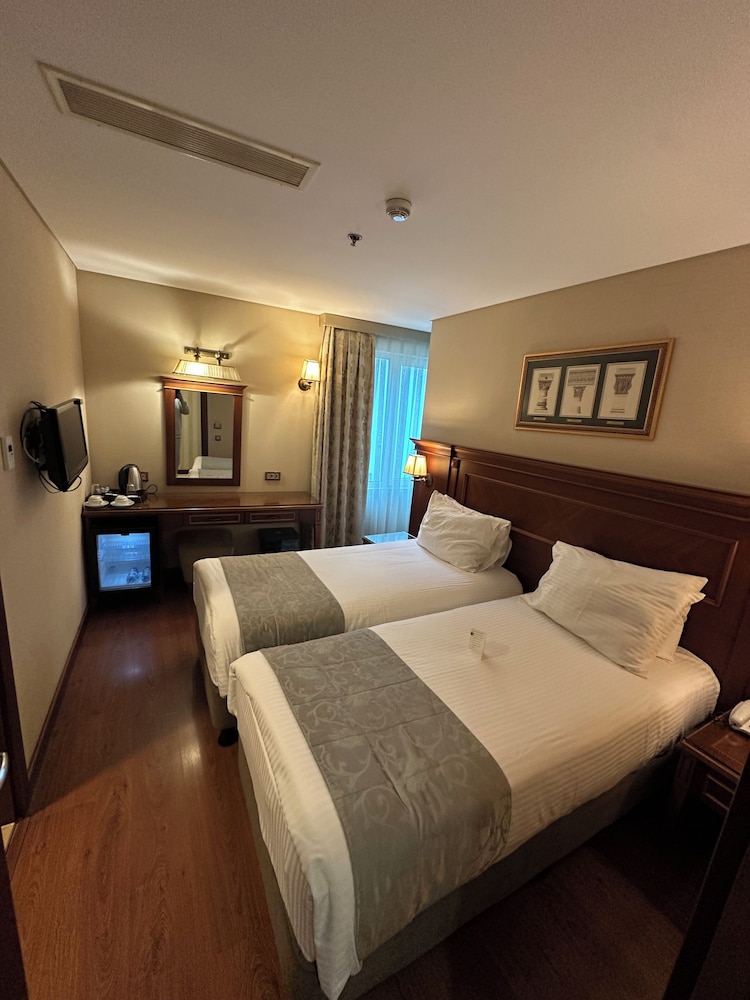 ECONOMY TWIN ROOM