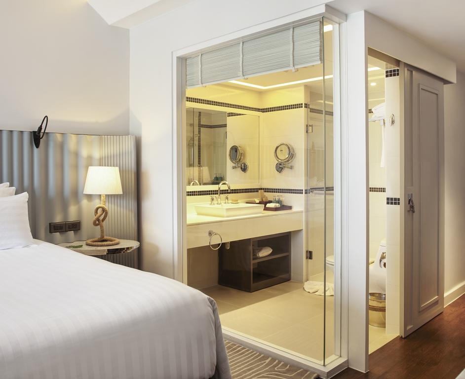 Suite, Beach Front