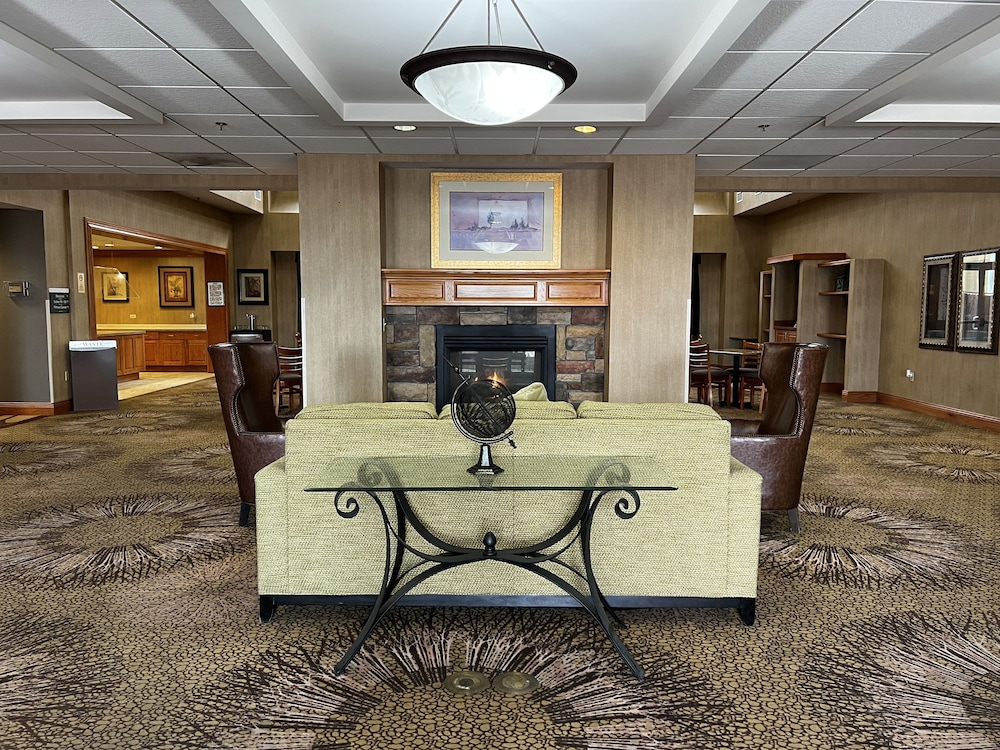 Hyatt House Colorado Springs Airport 32/42