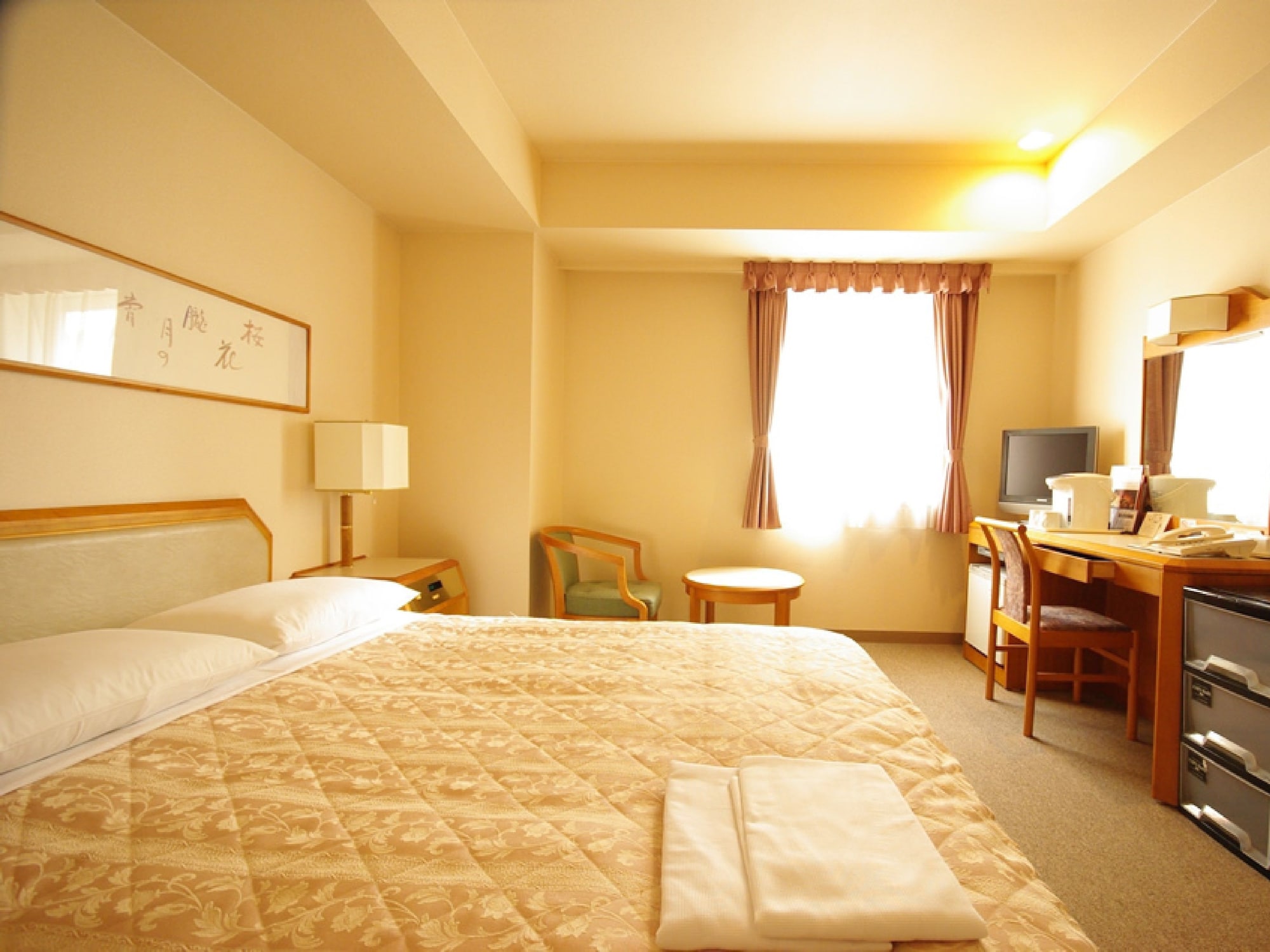 DELUXE, DOUBLE BED