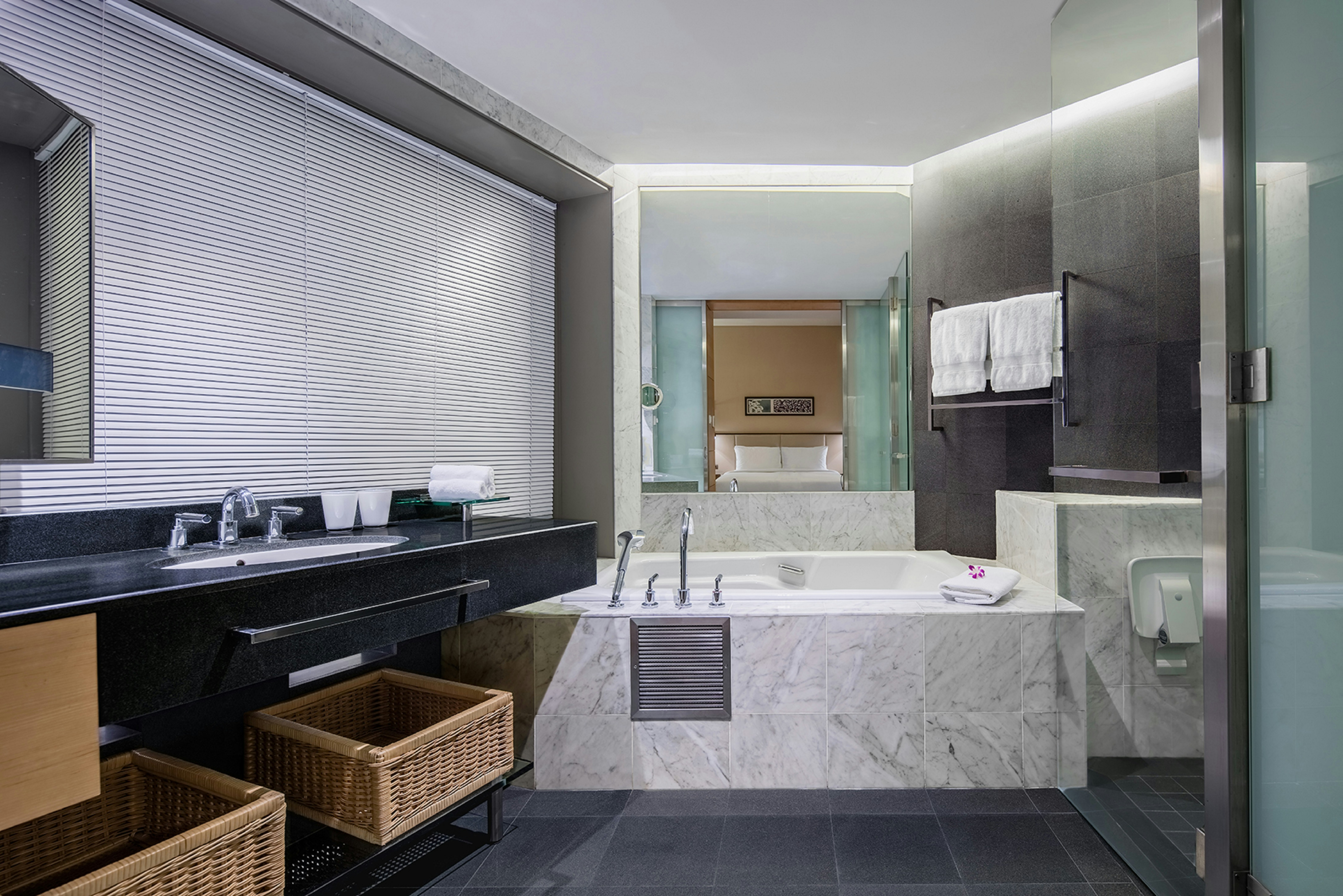 غرفة ديلوكس بسرير كينج، Hilton Kuala Lumpur 8/8
