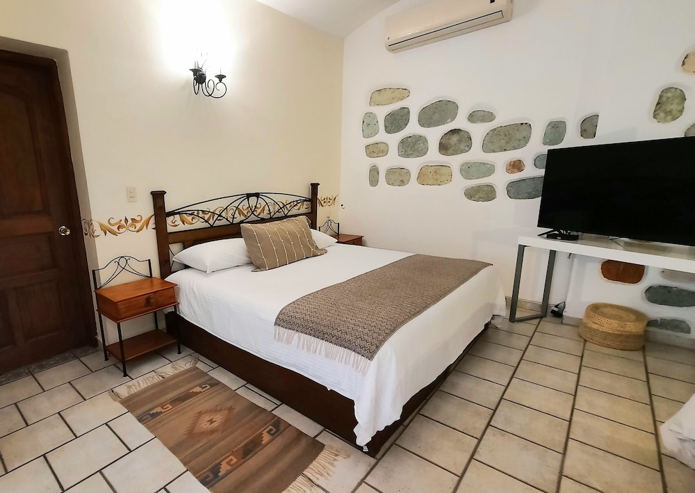 Hotel Boutique Casa los Cantaros 14/50