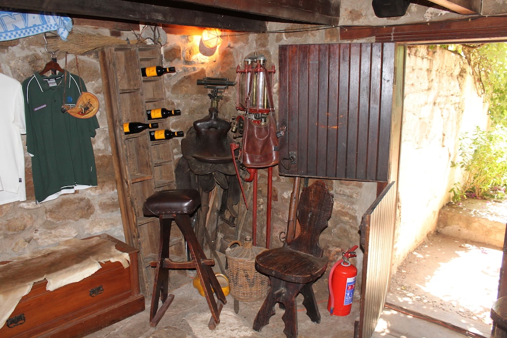 Leeuwenbosch Shearers Lodge 4/50