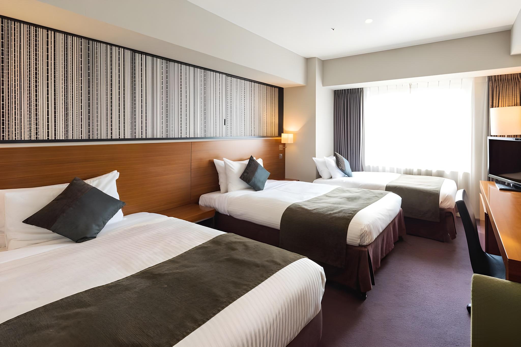 Deluxe, Triple, Twin Beds, No Cleaning Services, Smoking
