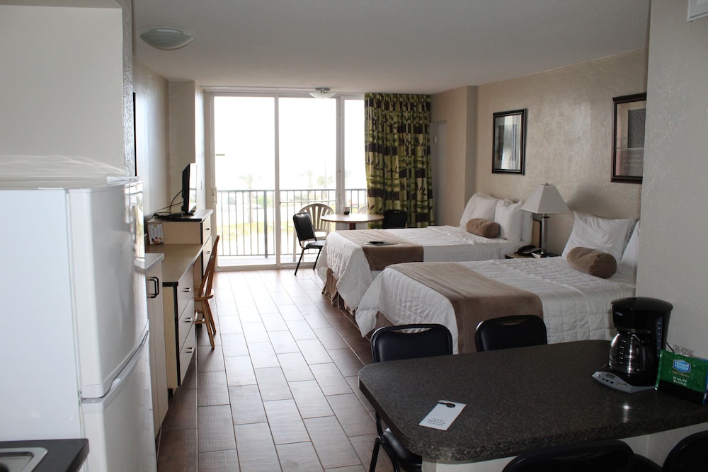 Cove Motel Oceanfront 24/46