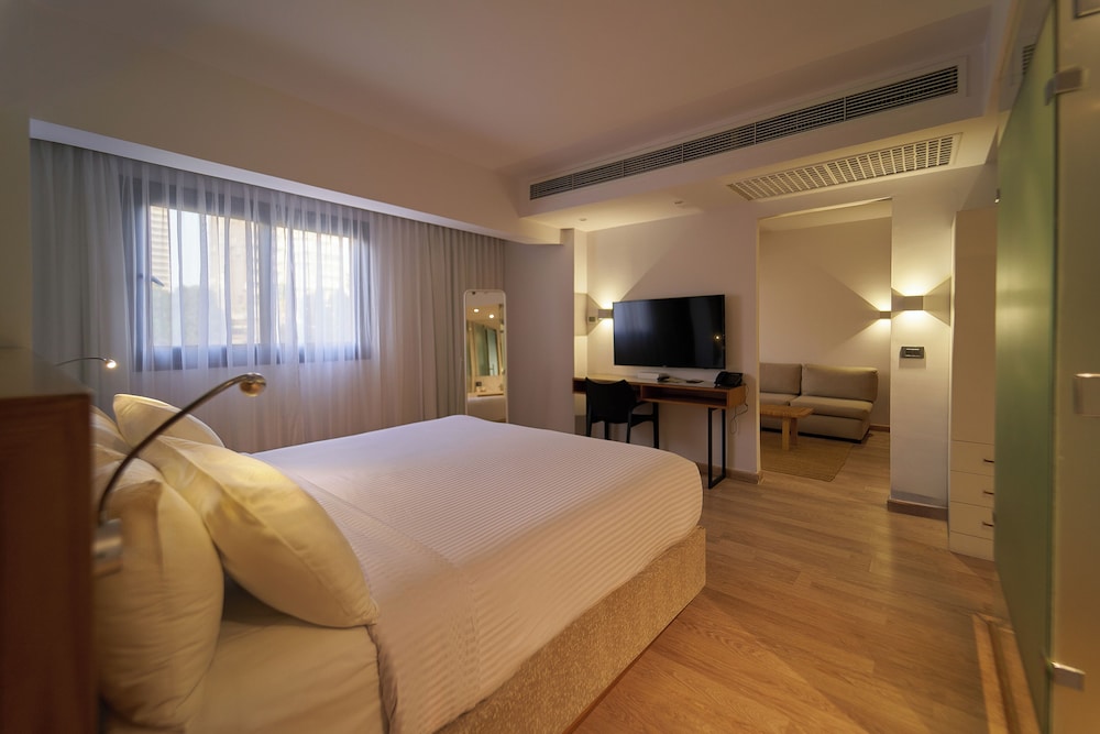 New President Hotel 7/43