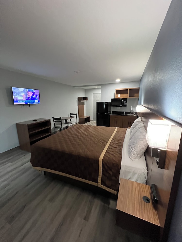 Relax Inn Channelview 15/39