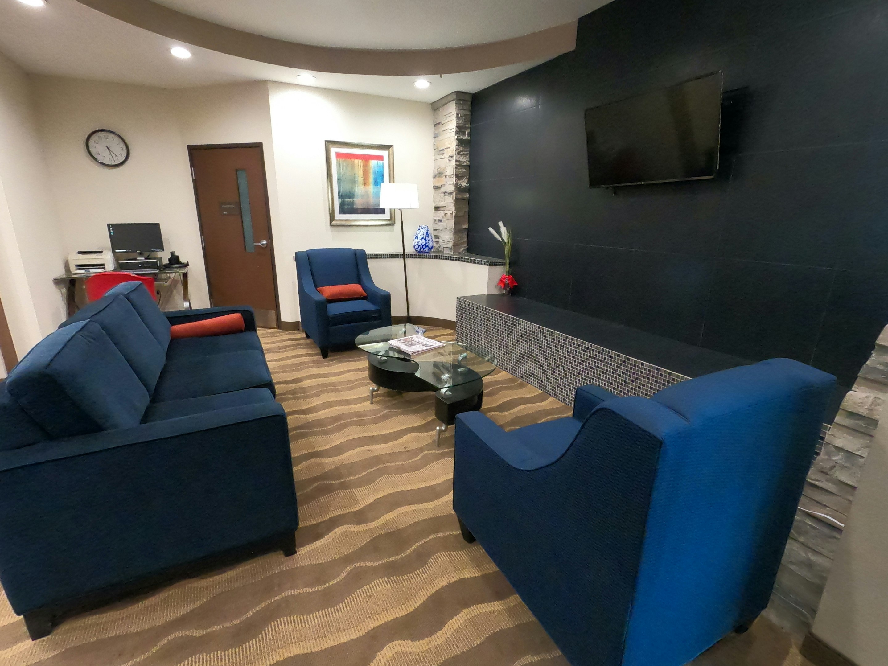 Hometowne Studios Suites Washington 32/43