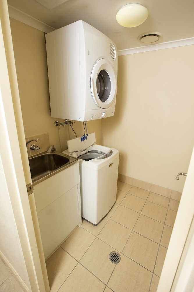 Springwood Tower Apartment Hotel 63/63