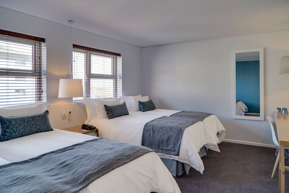 Protea Hotel by Marriott Cape Town Sea Point 11/38