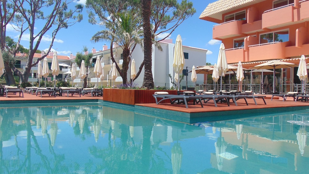 Vilamoura Garden Hotel 72/75