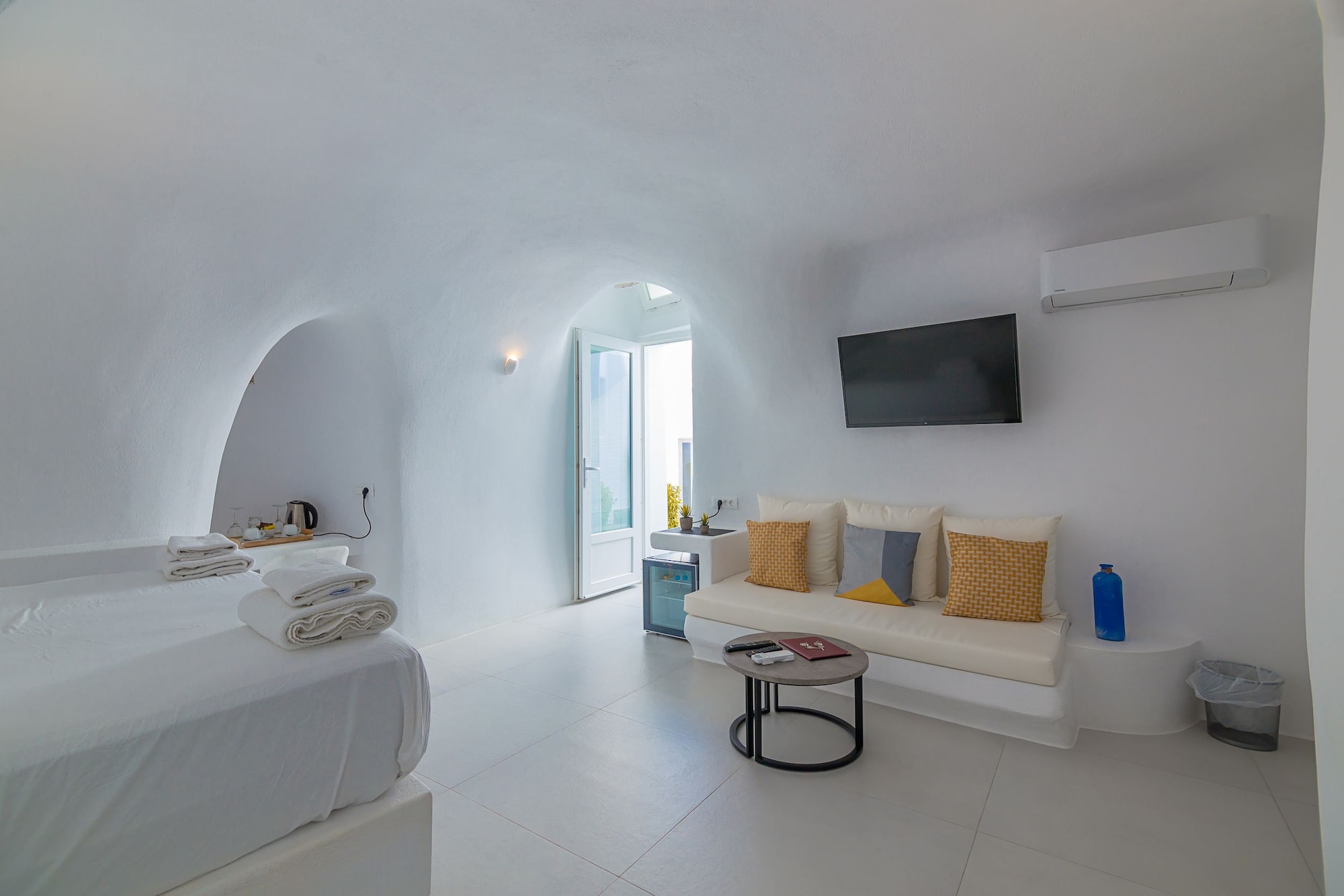 1 BEDROOM, DELUXE, KING BED