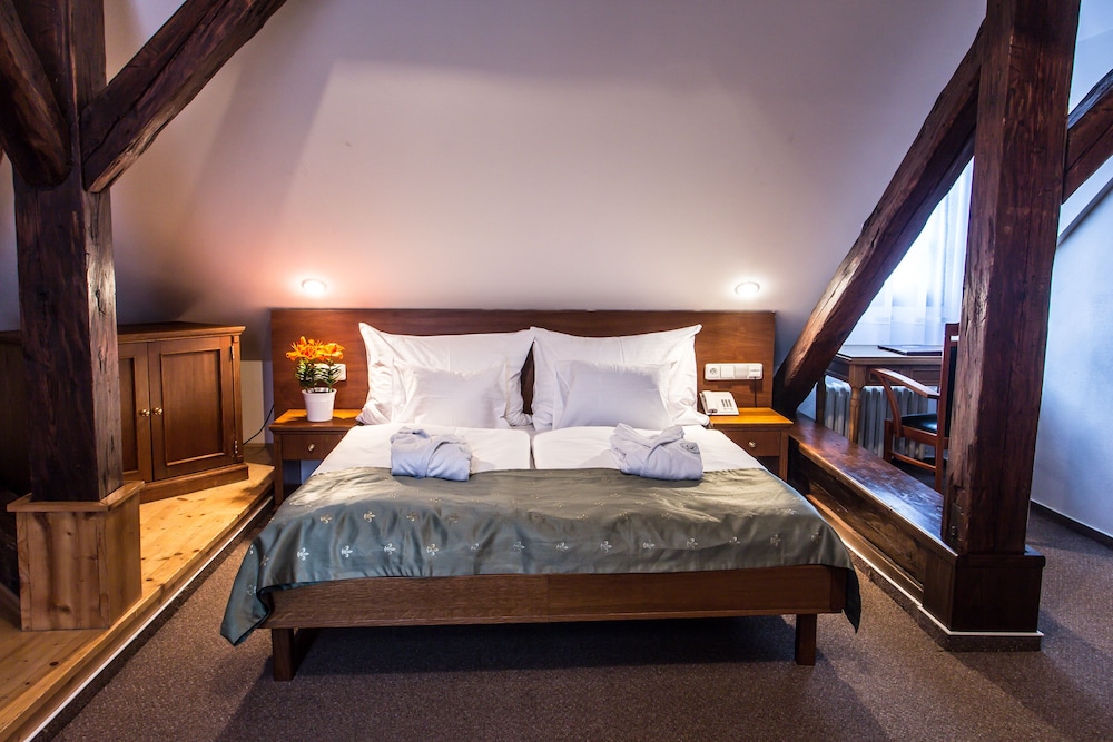 Hotel Dvorak 12/50