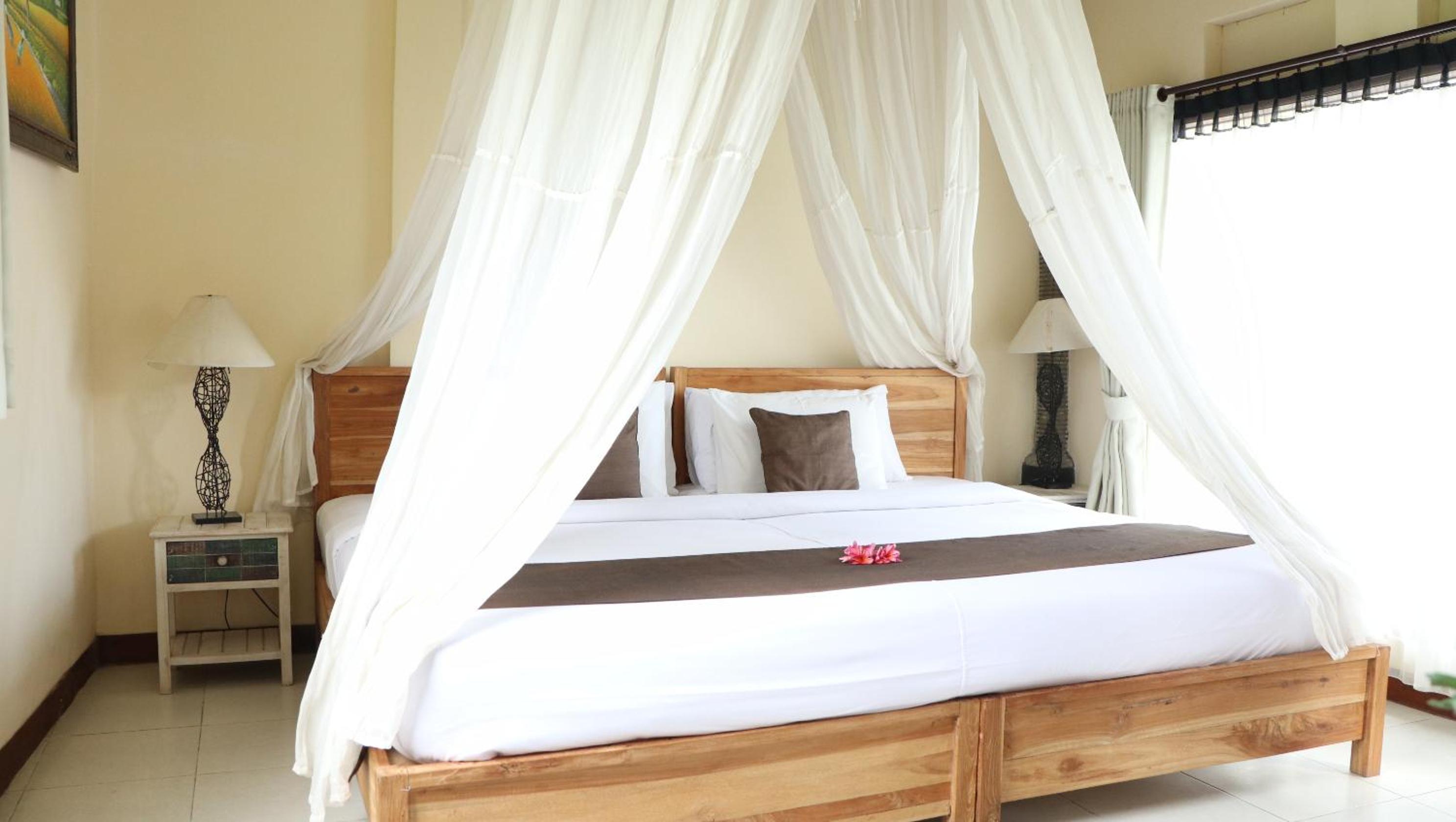 فيلا ديلوكس بسرير كينج بإطلالة على الحديقة، Villa Jj And Spa Ubud 8/10