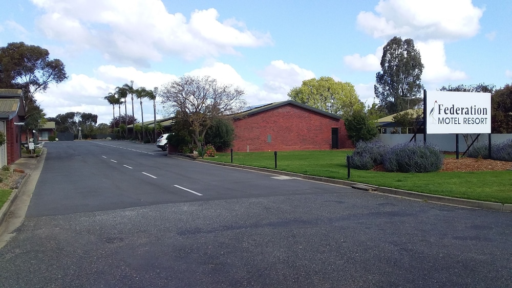 FEDERATION MOTOR INN 48/68