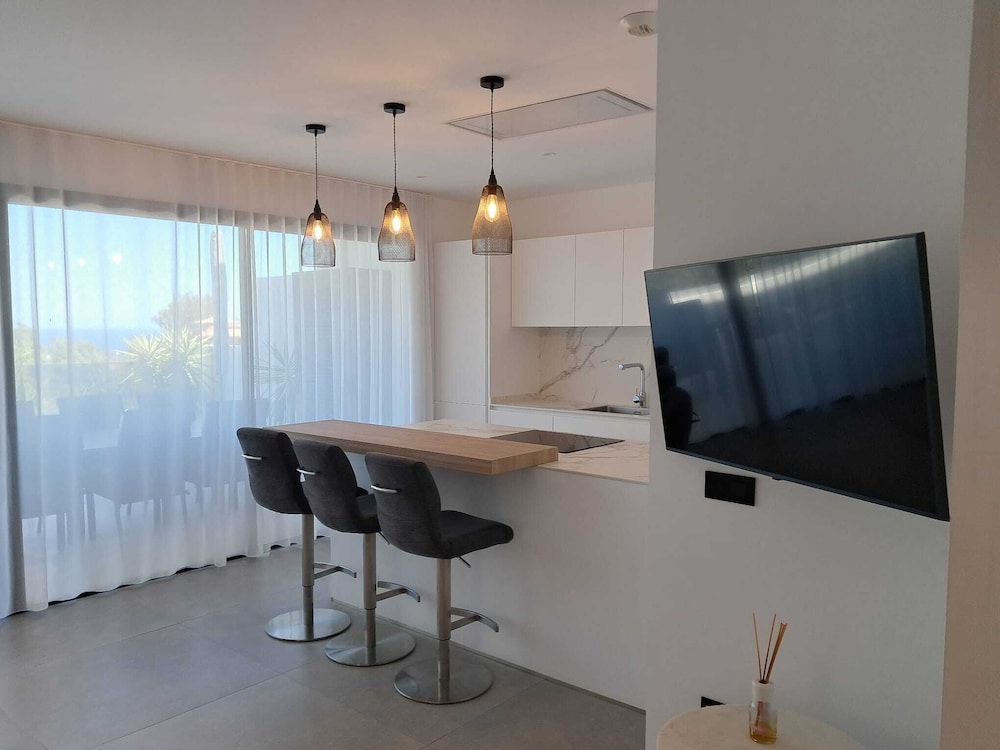 ESTEPONA HOLIDAY HILLS 40/50
