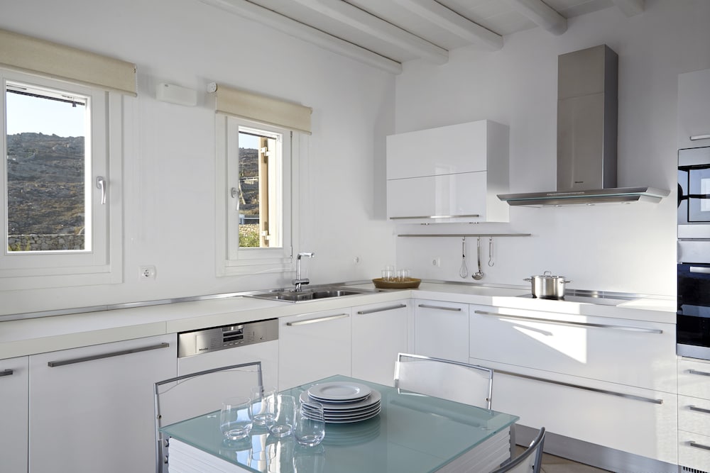 Elia White Residence 48/48