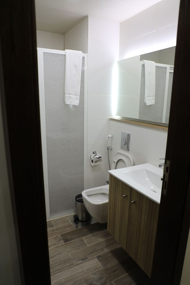 Byblos Palms Suite Hotel, Byblos 36/37