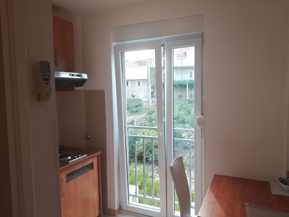 Bacan Serviced Apartments 32/64