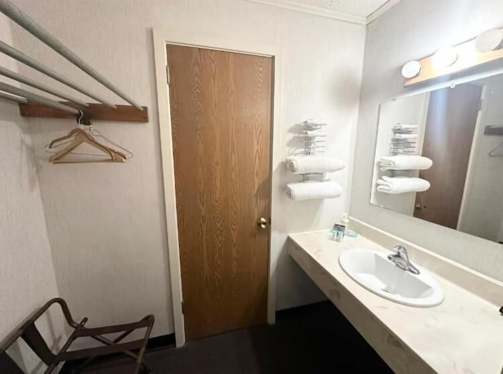 French Creek Inn 39/42