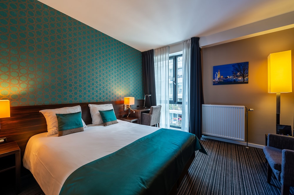 City, Double Bed