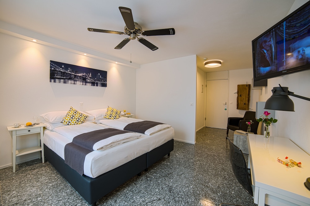 BASIC, DOUBLE BED