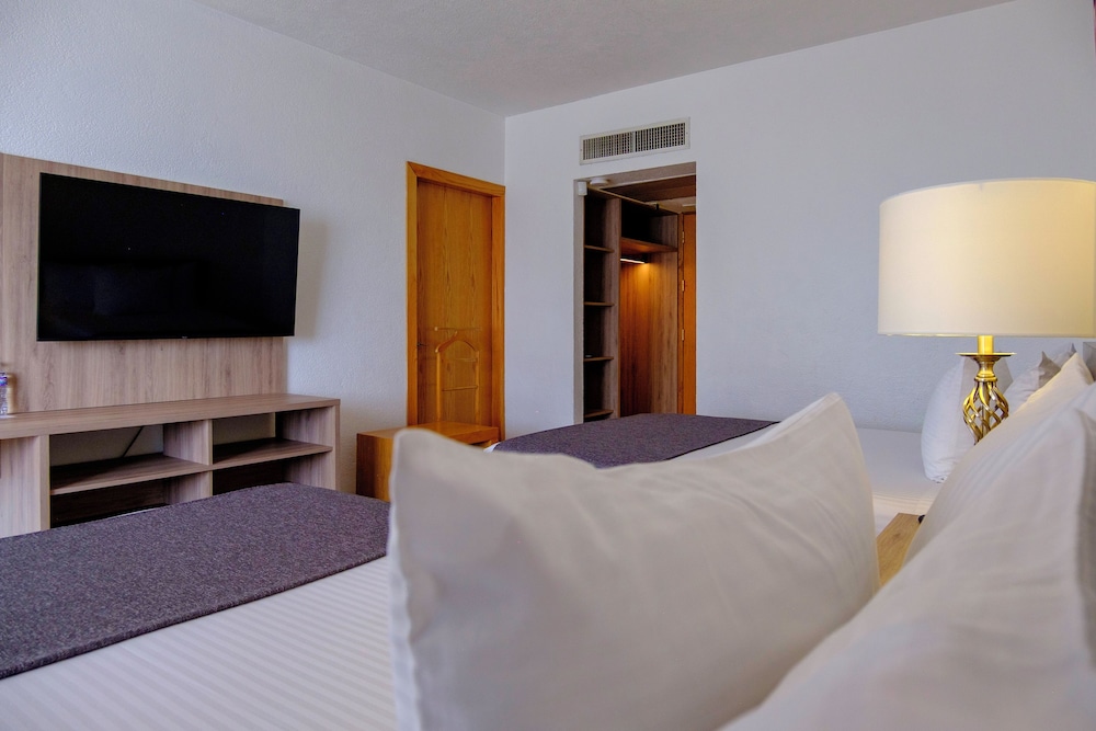 Hotel Laffayette 32/59